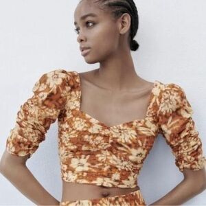 3/$30 _ ZARA | orange brown sweetheart  floral geometric retro crop top - small